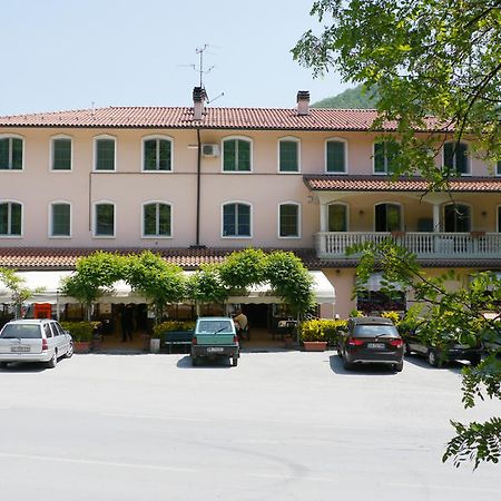 Albergo Ristorante Sterlina Grizzana Exteriör bild